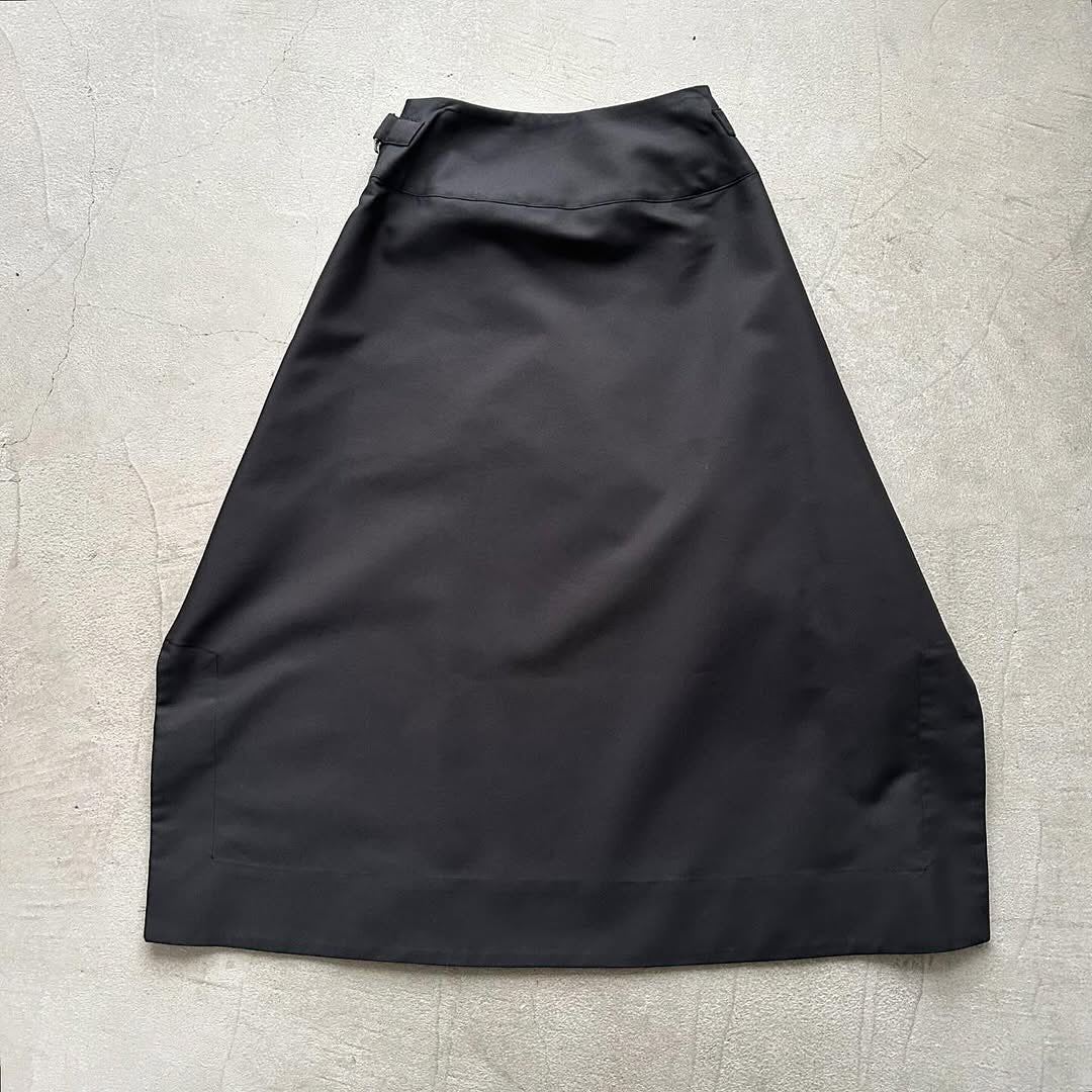 TENNE HANDCRAFTED MODERN ラップスカート　ブラック