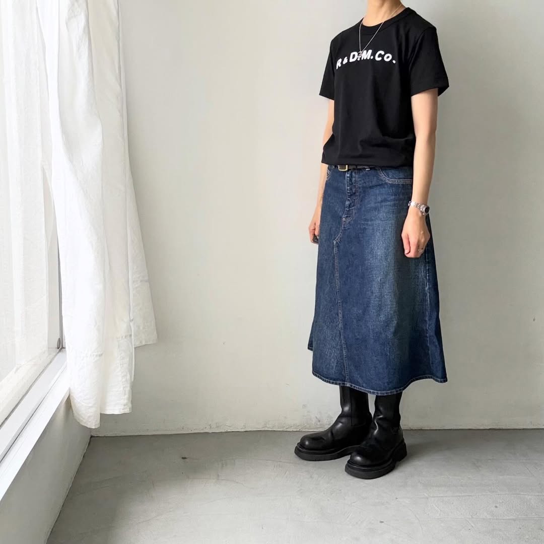 R&D.M.Co パイルエンブロイダリーTシャツ