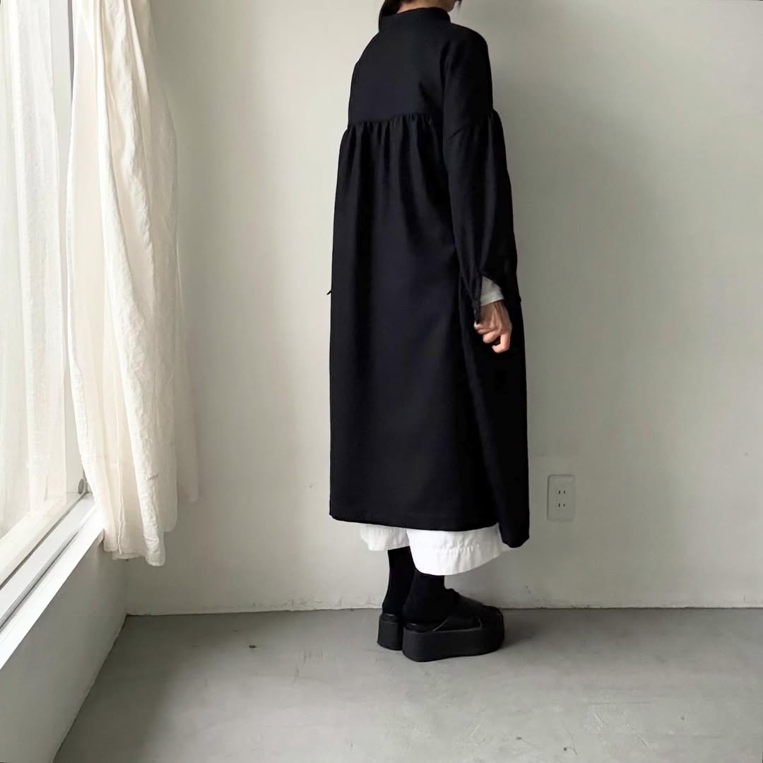 Linenya  ウール混スタンドカラーワンピース　ブラック