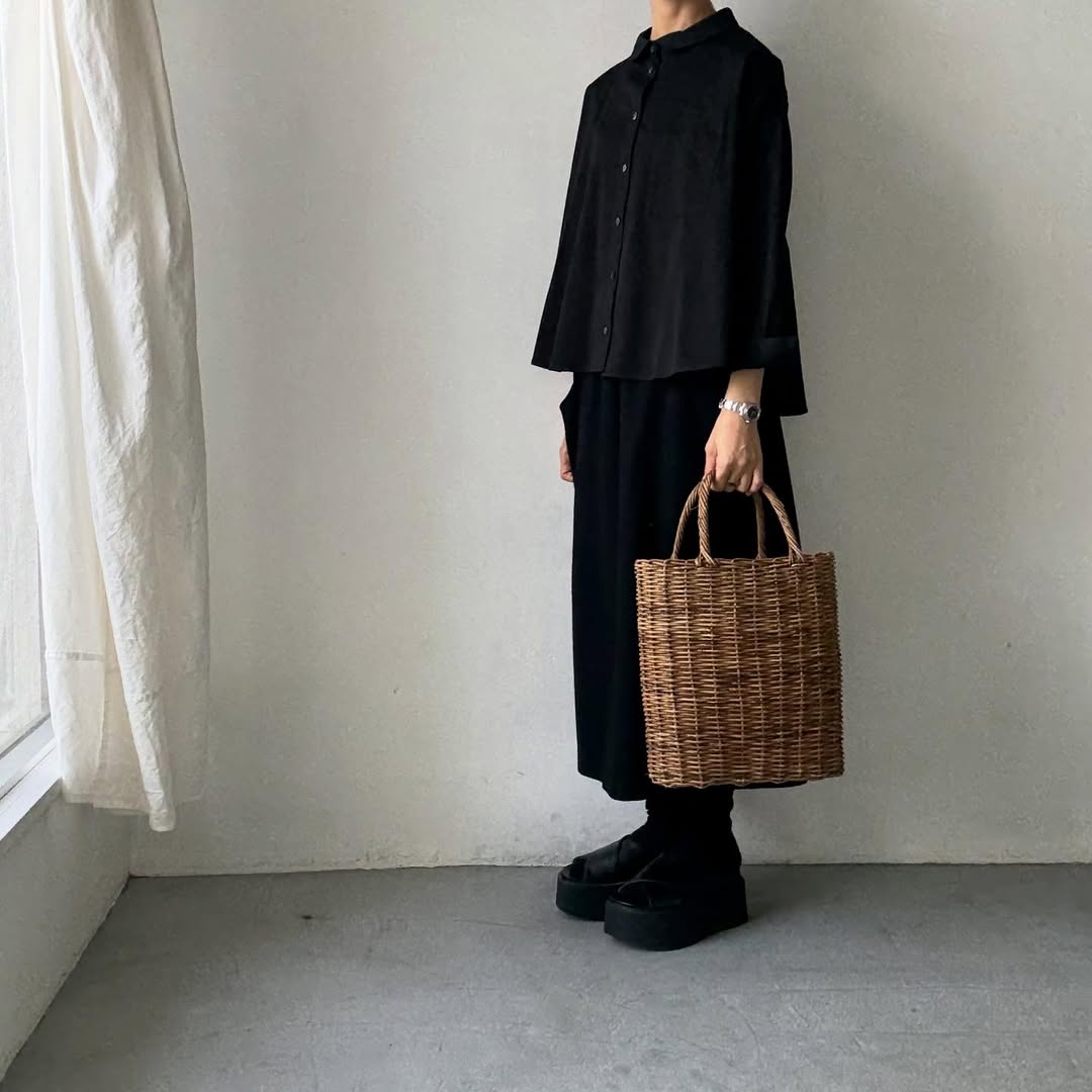 Linenya  コットン丸襟長袖ブラウス　ブラック