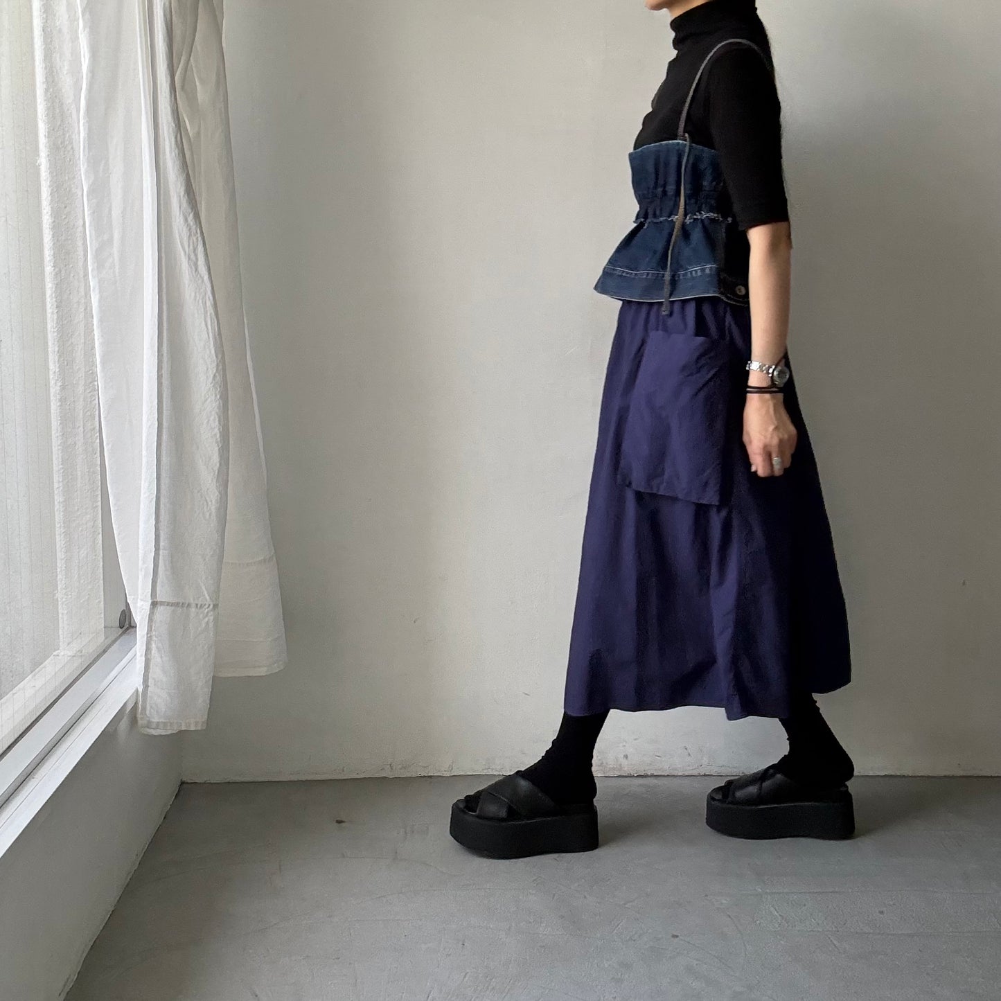 R&D.M.Co 　シュリンクコットンガーメントダイポケットスカート　ダークブルー