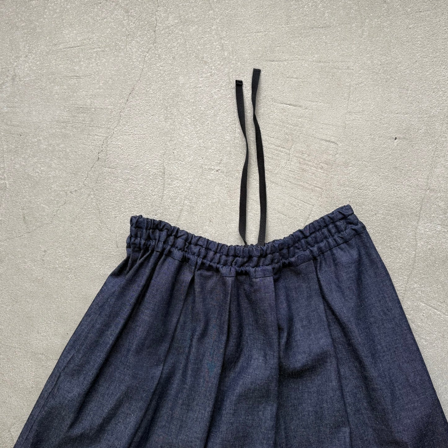 Linenya  デニムタックスカート　75センチ丈