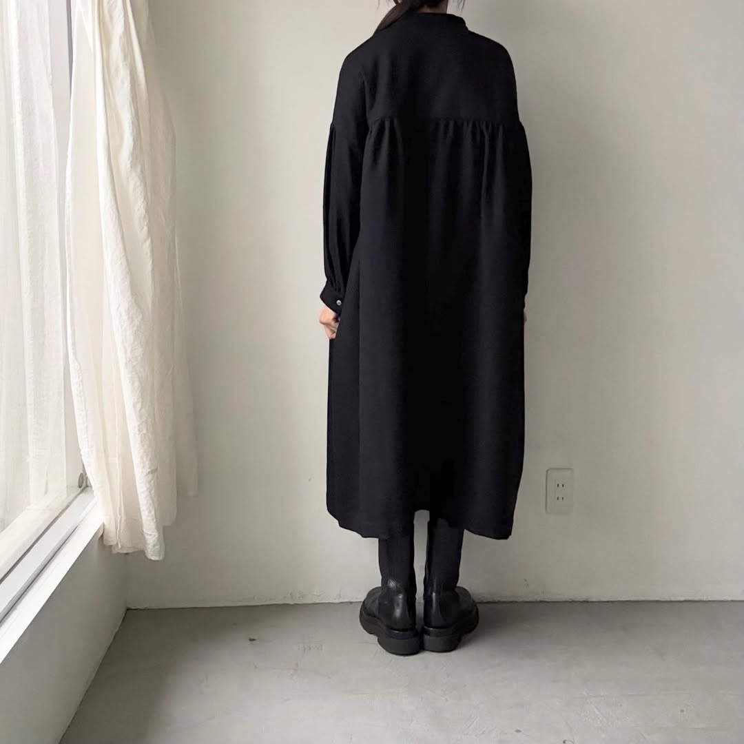 Linenya  ウール混スタンドカラーワンピース　ブラック