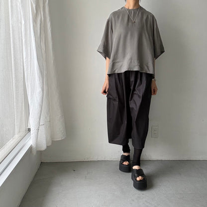 TENNE HANDCRAFTED MODERN ハーフスリーブトップス　グレー