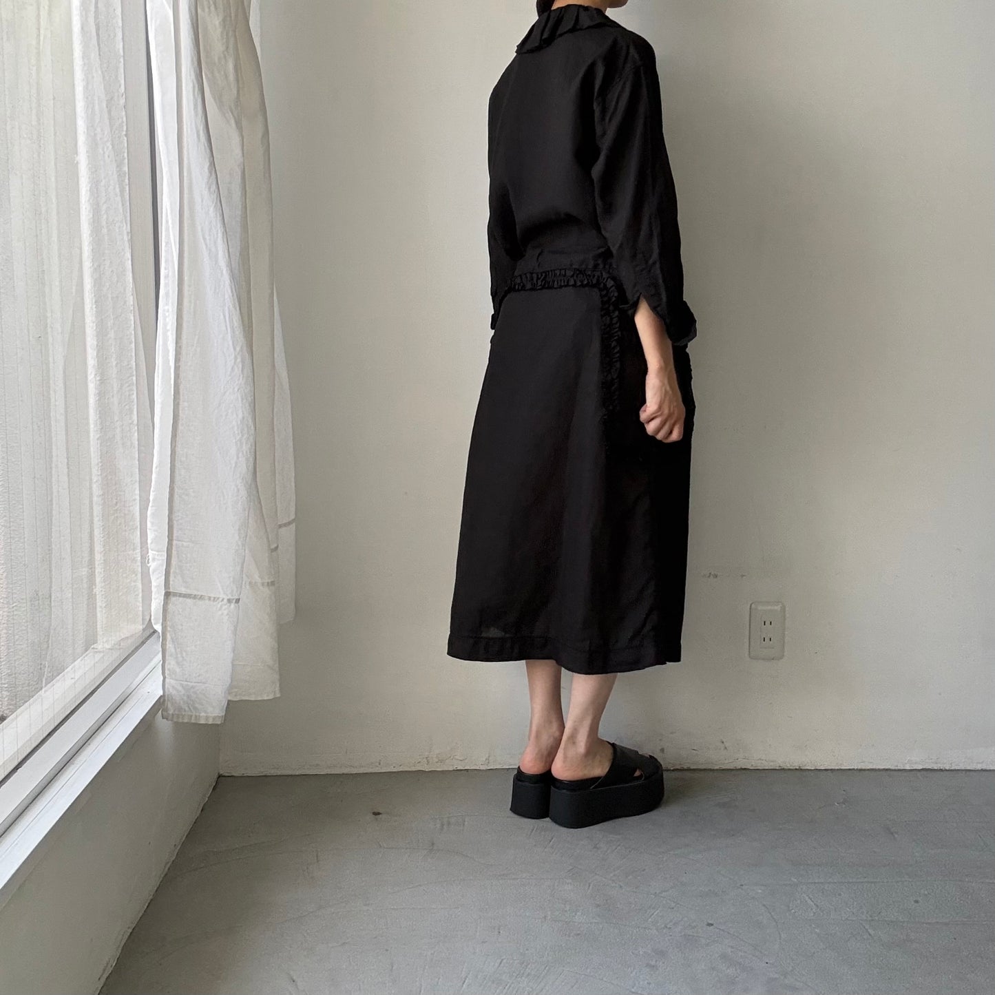 R&D.M.Co  リネンガーメントダイラッフルカラーブラウス
