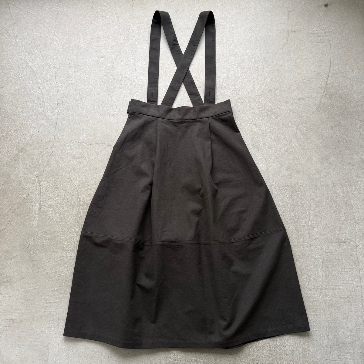 MAGALI キャンバスコットンリネンサスペンダースカート　ブラック