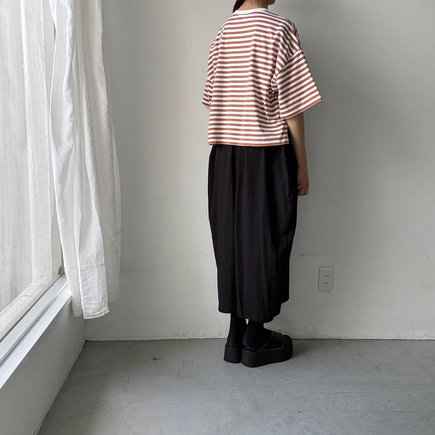 atelier naruse  コットンボーダー半袖カットソー　ブラウン