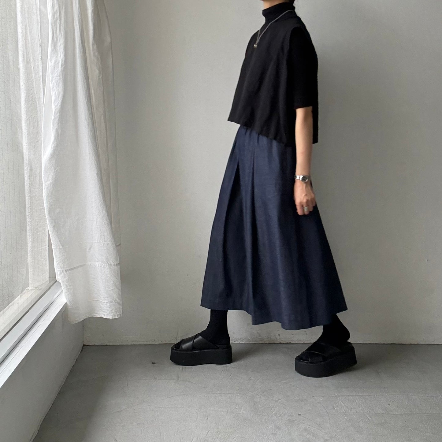 Linenya  デニムタックスカート　82センチ丈