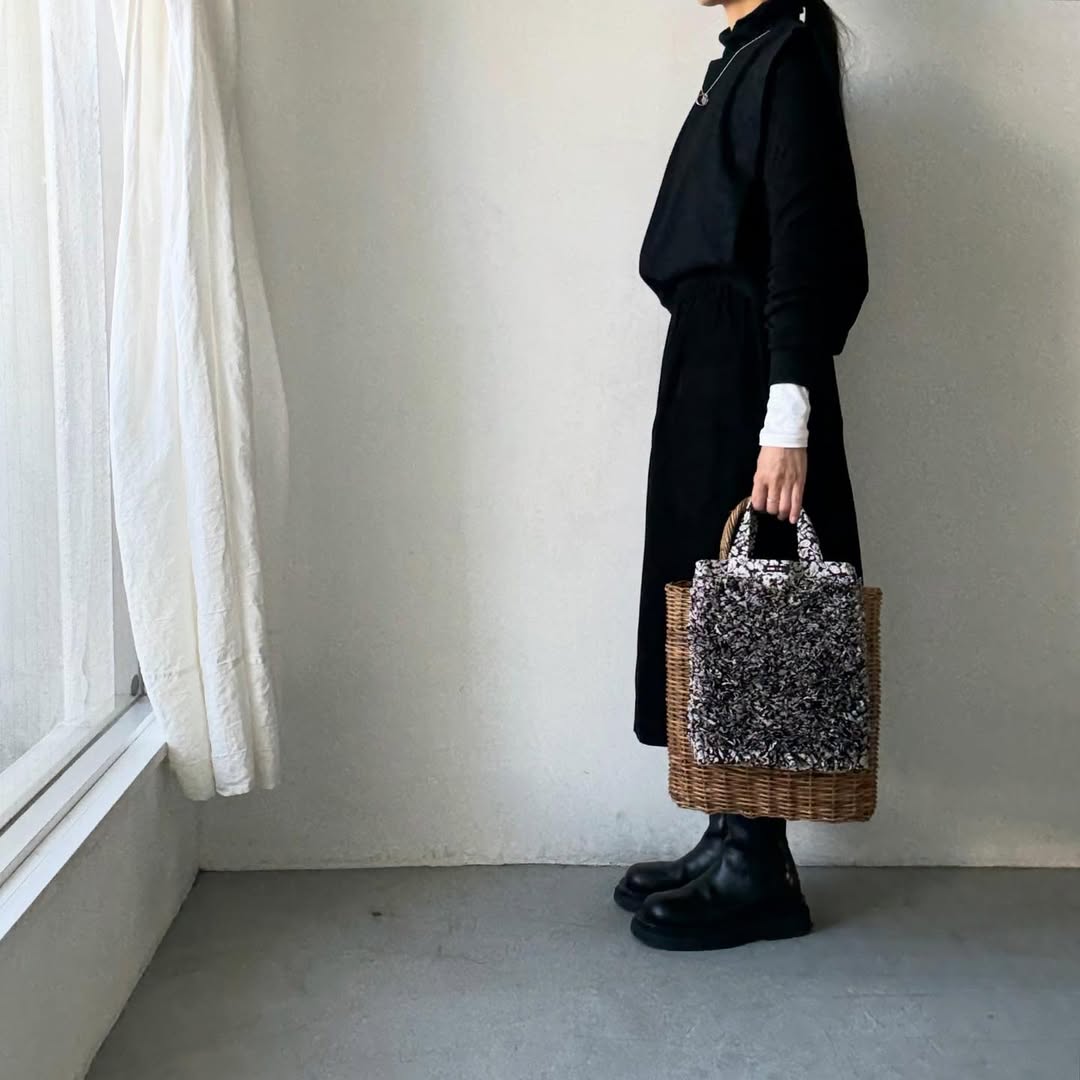 R&D.M.Co  ワイルドベリーリネンフリルトートバッグ